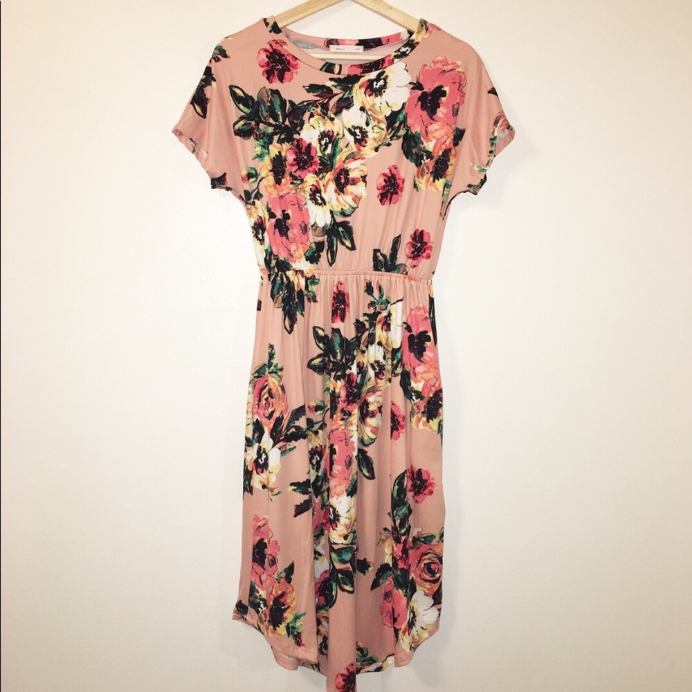Blush floral short sleeve dress - Picture 3 of 5